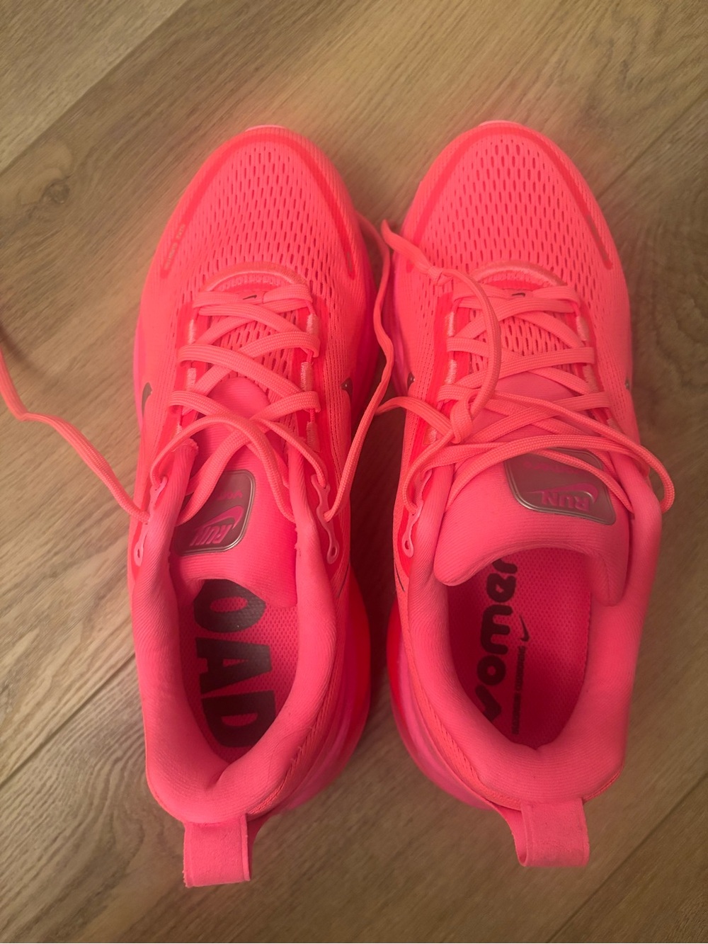 Nike after dark Nike Women’s Running Shoes - Bright Pink size 10 NEW